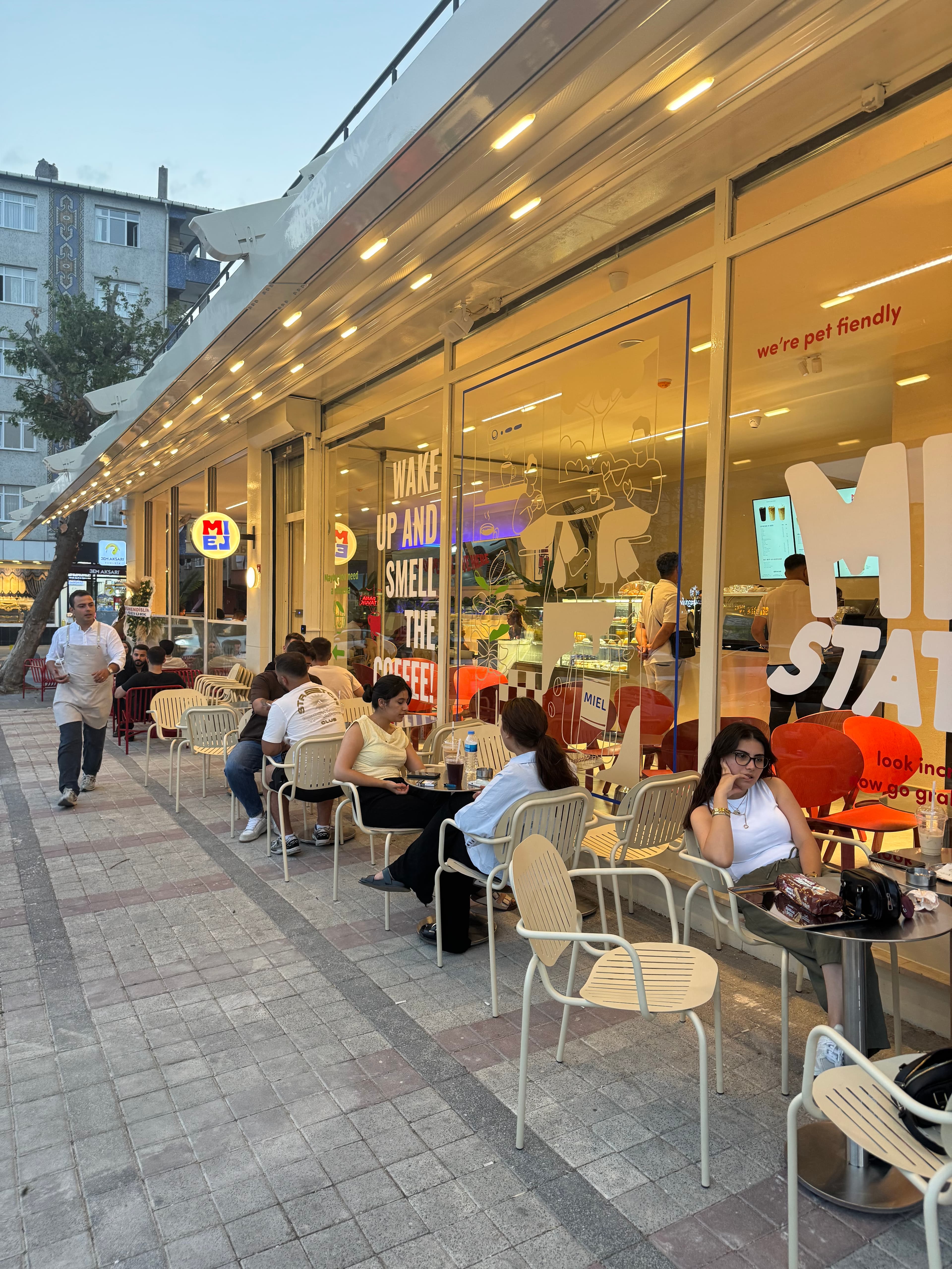 Kafe Terası Cam Rüzgar Kırıcı