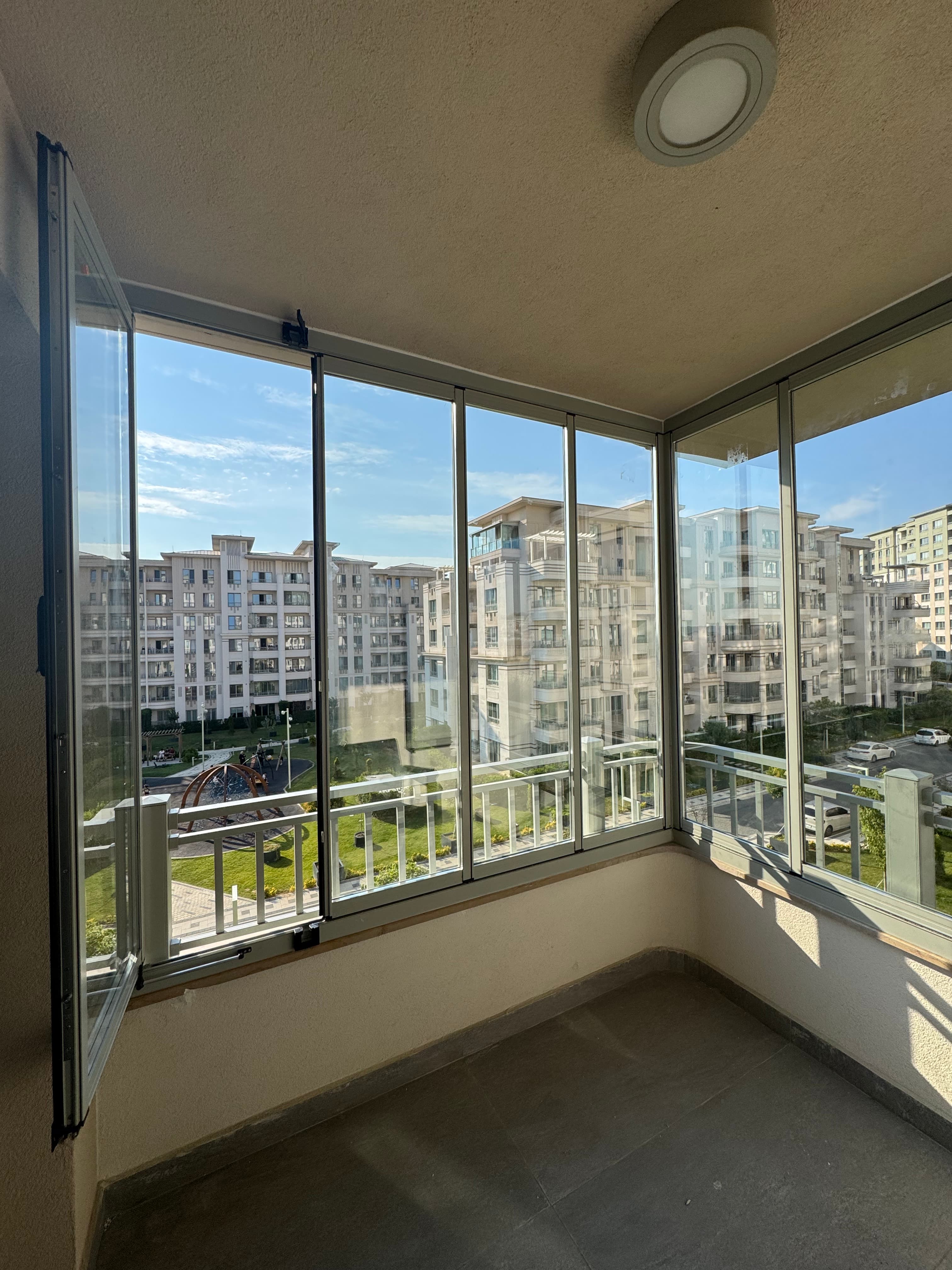 Katlanır Cam Balkon Sistemleri