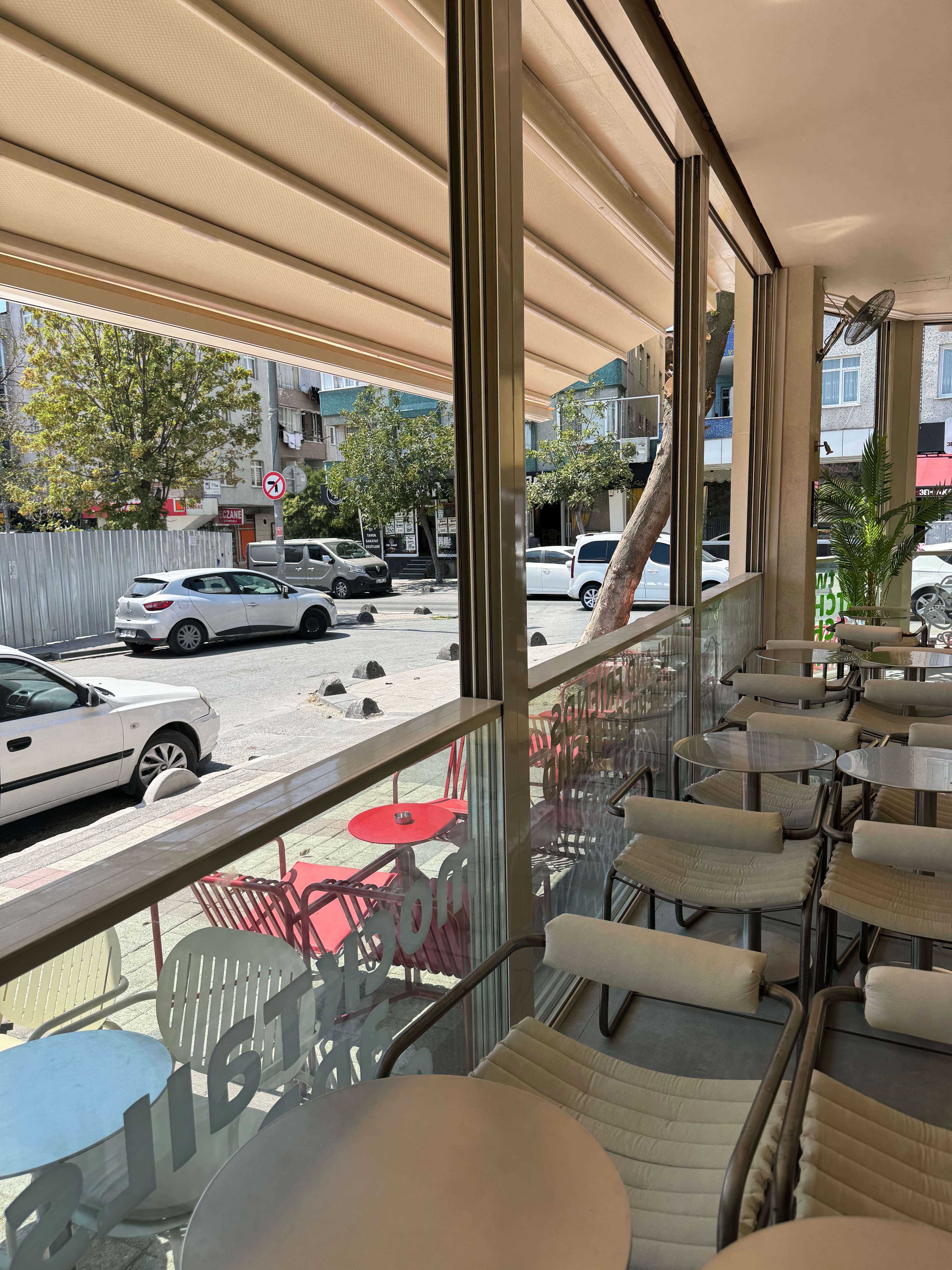 Kafe Giyotin Cam & Pergola Tente